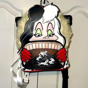 NWT 101 Dalmatian’s Villains Scene Cruela Disney Loungefly